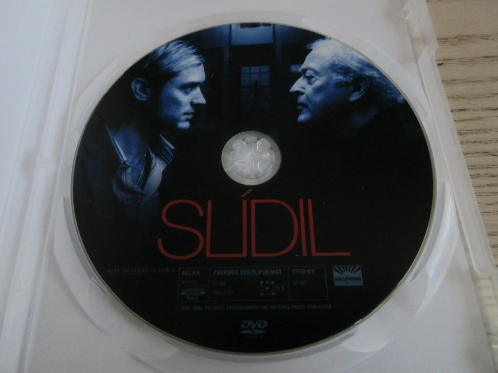 SLÍDIL, M. CAINE, J. LAW, GB OBAL, ČESKÁ VERZE, DVD FILM