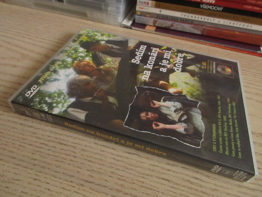 SEDÍM NA KONARI A JE MI DOBRE, POLÍVKA, PAVELKA, DVD FILM ČR