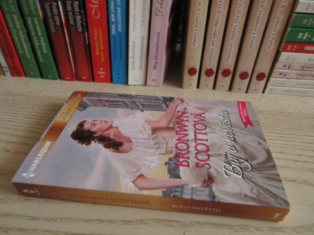 BOJ O NEVĚSTU, BRONWYN SCOTTOVÁ, **an