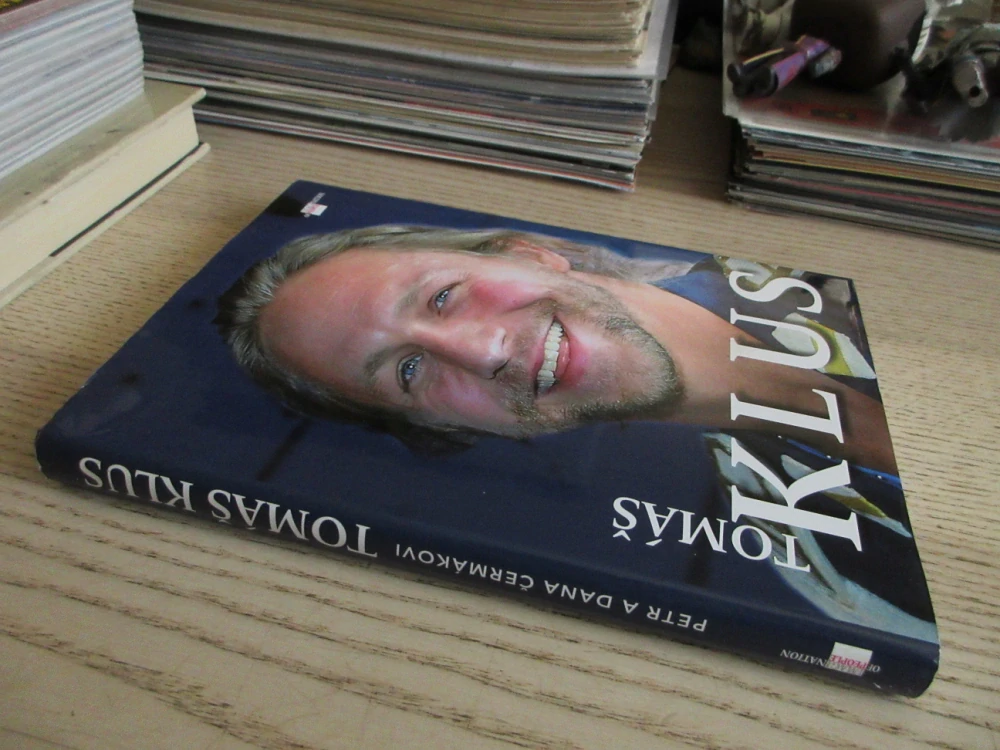 TOMÁŠ KLUS, PETR A DANA ČERMÁKOVI, **an