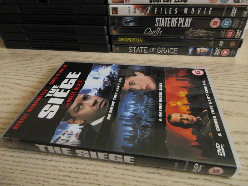 STAV OBLEŽENÍ, D. WASHINGTON, A. BENING, DVD FILM