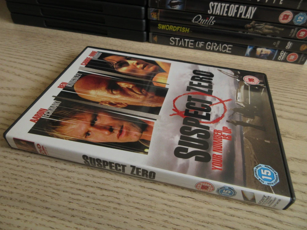 PODEZŘENÍ NULA, A. ECKHART, B. KINGSLEY, C.-A. MOSS, DVD FILM