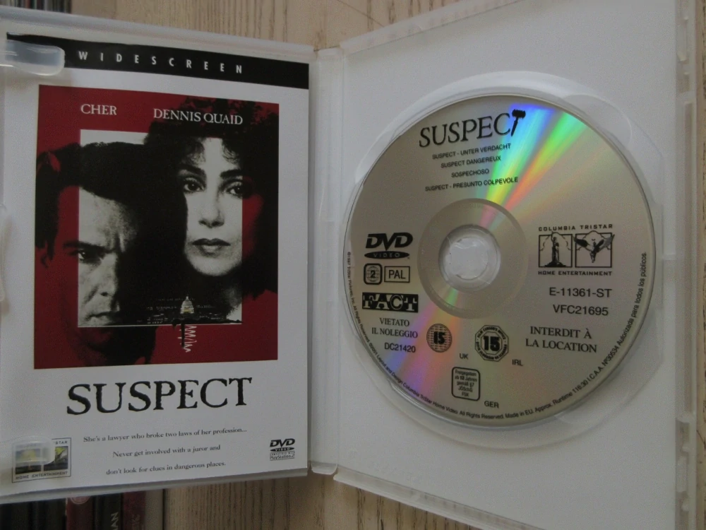 PODEZŘELÝ, CHER, D. QUAID, DVD FILM