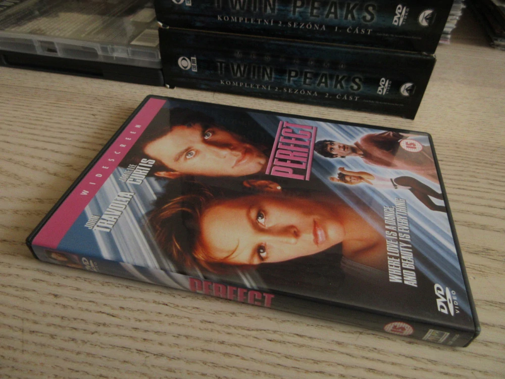 DOKONALÍ, J. TRAVOLTA, J. LEE CURTIS, DVD FILM