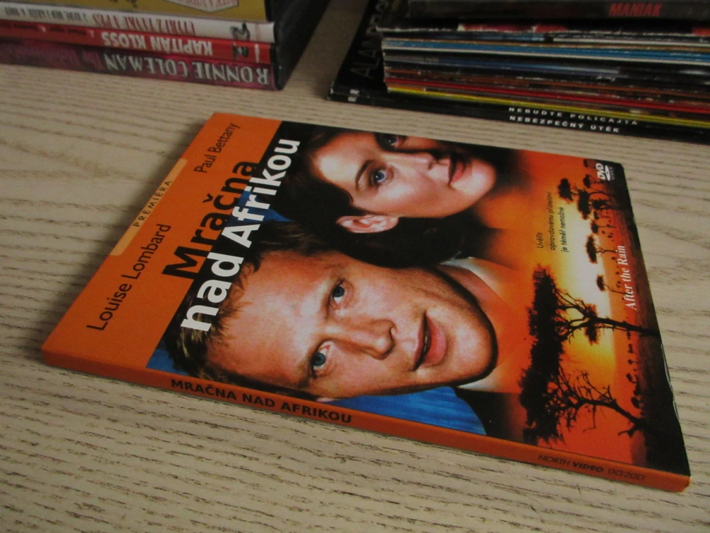 MRAČNA NAD AFRIKOU, L. LOMBARD, P. BETTANY, DVD FILM
