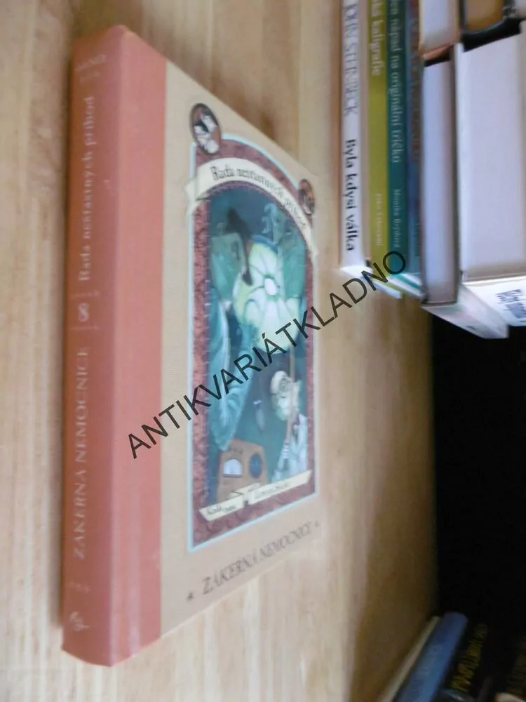ŘADA NEŠŤASTNÝCH PŘÍHOD, 8., ZÁKEŘNÁ NEMOCNICE, LEMONY SNICKET