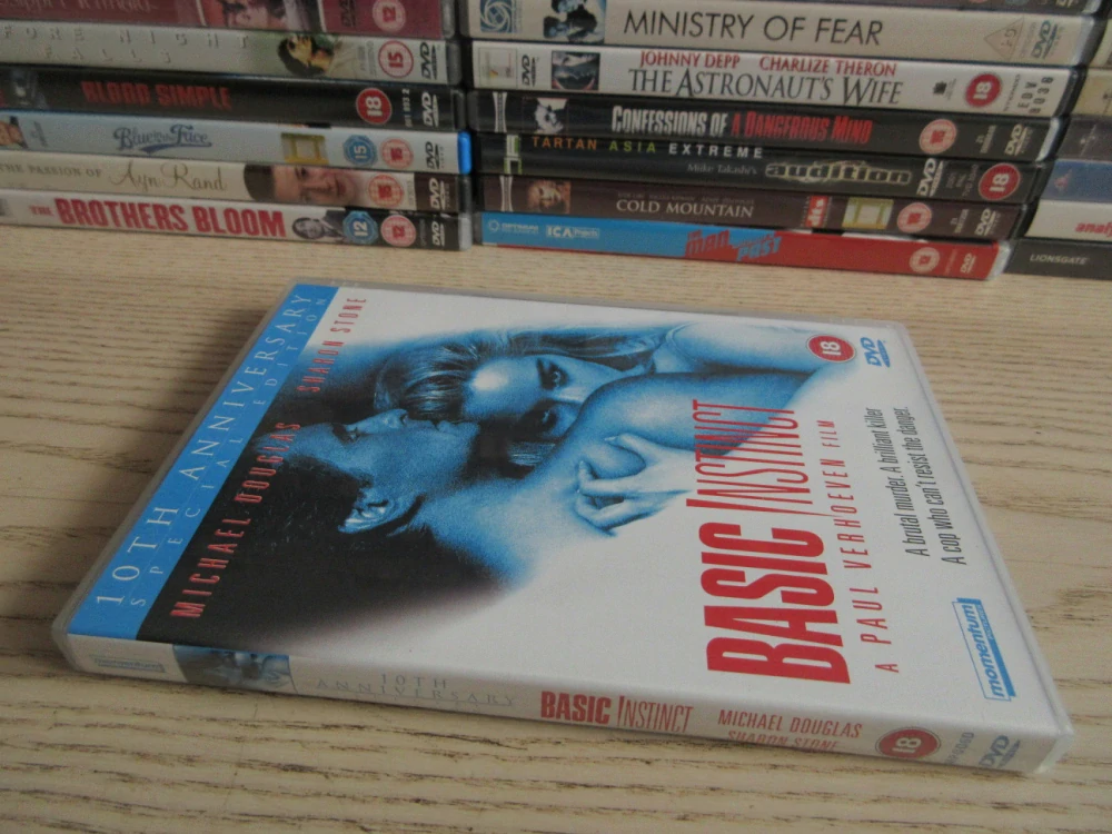 ZÁKLADNÍ INSTINKT, DOUGLAS, STONE, GB OBAL, 2X ČESKÉ DVD FILM