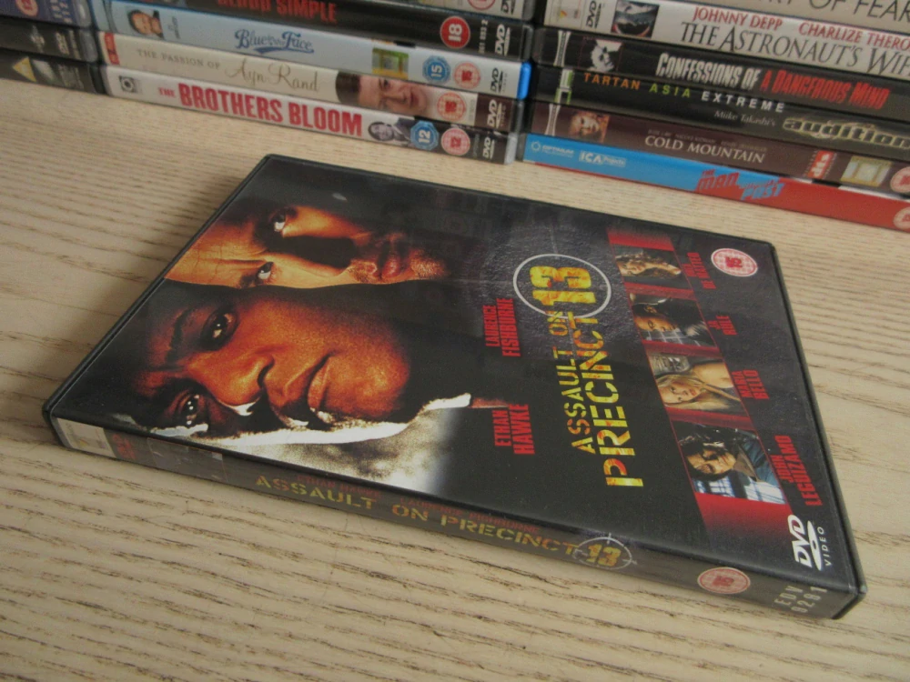 PŘEPADENÍ 13. OKRSKU, GB OBAL, ČESKÉ DVD FILM VČETNĚ BOOK
