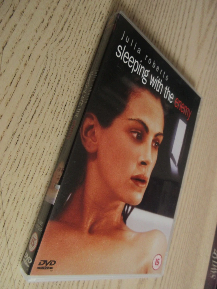 NOCI S NEPŘÍTELEM, ROBERTS, KLINE, GB OBAL, ČESKÉ TITULKY, DVD FILM