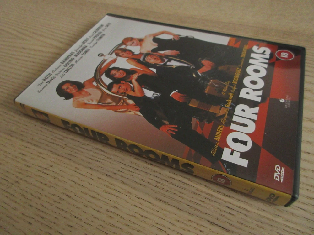 ČTYŘIPOKOJE, MADONNA, A.BANDERAS, GB OBAL, ČESKÁ VERZE, DVD FILM