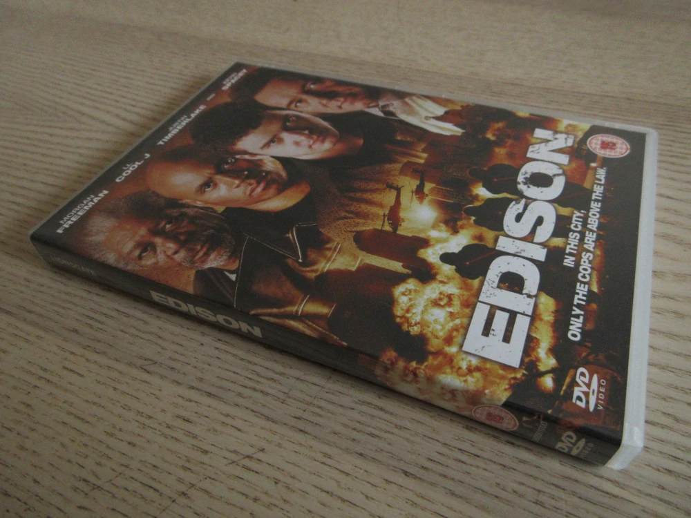 MIMO ZÁKON, M.FREEMAN, K.SPACEY, GB OBAL, ČESKÁ VERZE, DVD FILM