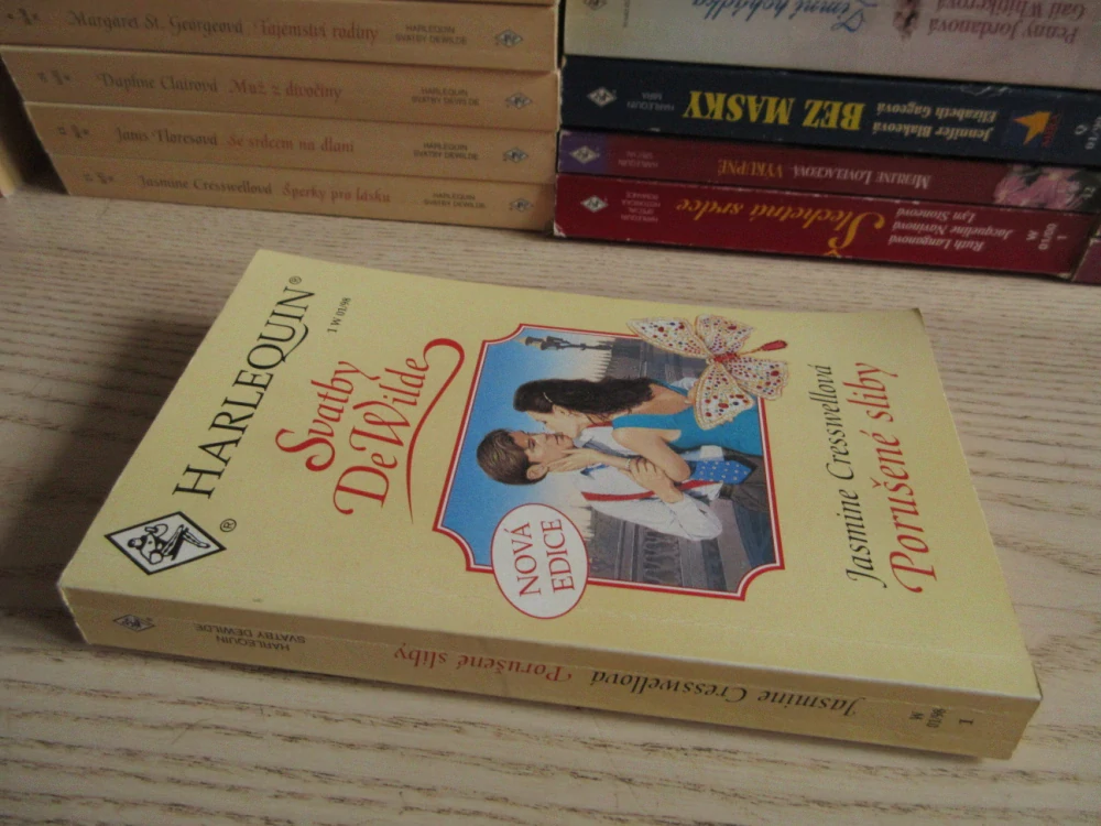 PORUŠENÉ SLIBY, JASMINE CRESSWELLOVÁ, Č. 1, 01/98, **an