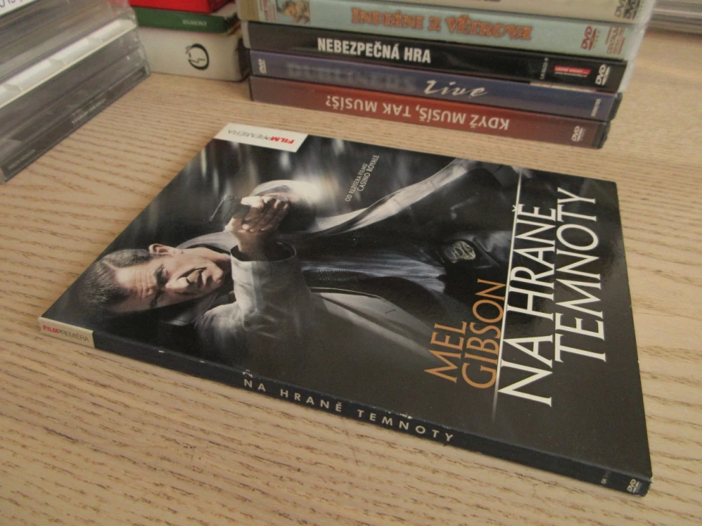 NA HRANĚ TEMNOTY, M. GIBSON, DVD FILM