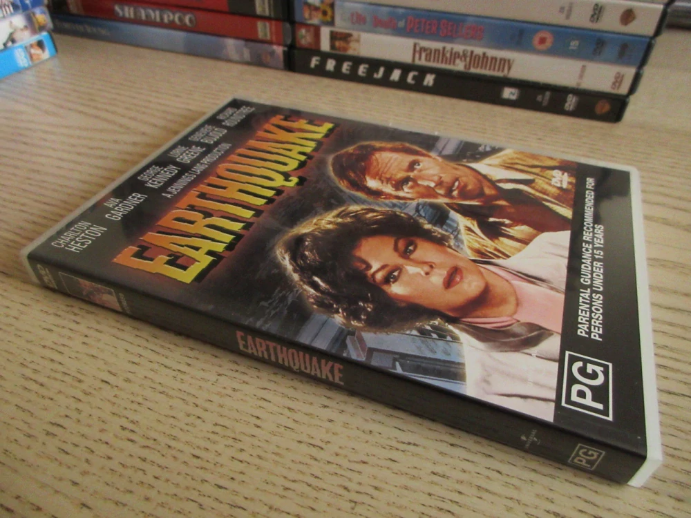 ZEMĚTŘESENÍ, C.HESTON, G.KENNEDY, GB OBAL, ČESKÉ TIT. DVD FILM