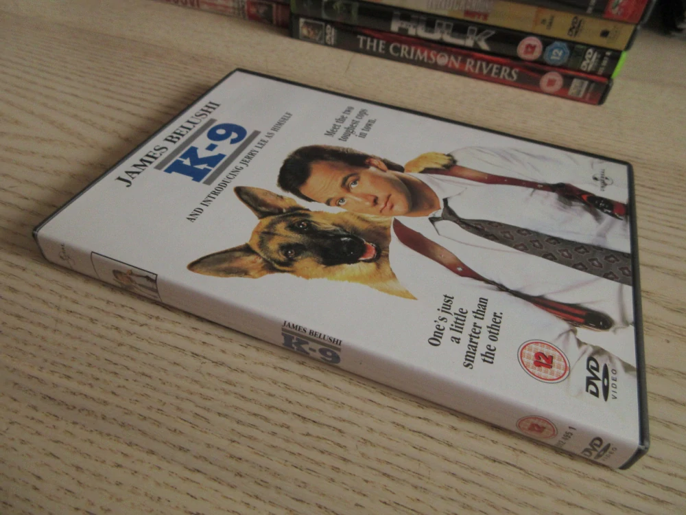 K-9 PŘÍTEL SE STUDENÝM ČUMÁKEM, J.BELUSHI, GB OBAL, ČESKÉ TITULKY, DVD FILM
