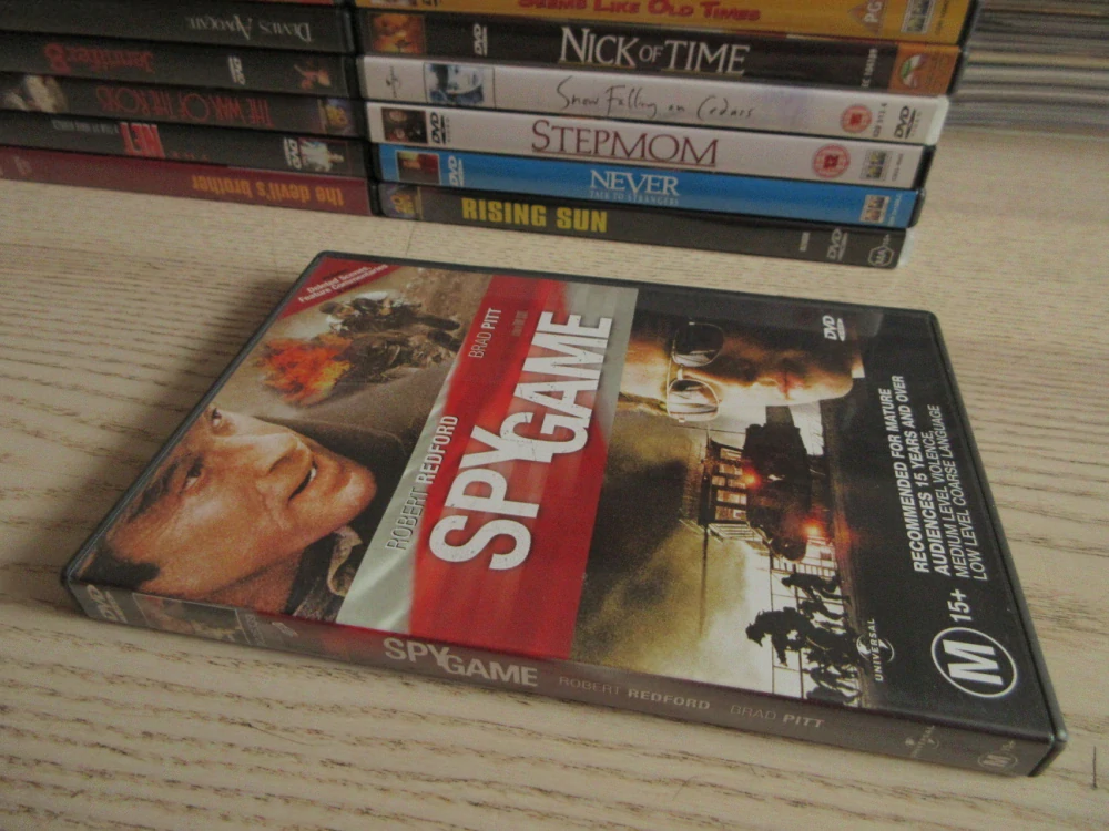 HRA ŠPIONŮ, R.REDFORD, B.PITT, GB OBAL, ČESKÉ TIT. DVD FILM