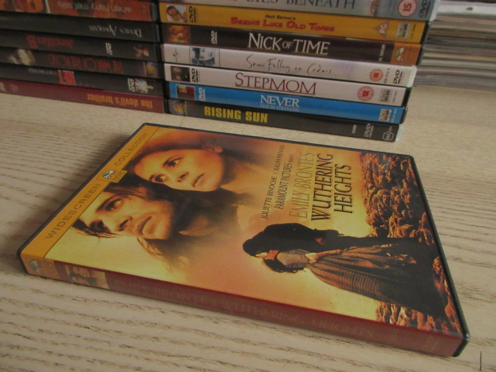 BOUŘLIVÉ VÝŠINY, J.BINOCHE, R.FINNES, GB OBAL, ČESKÉ TIT. DVD FILM
