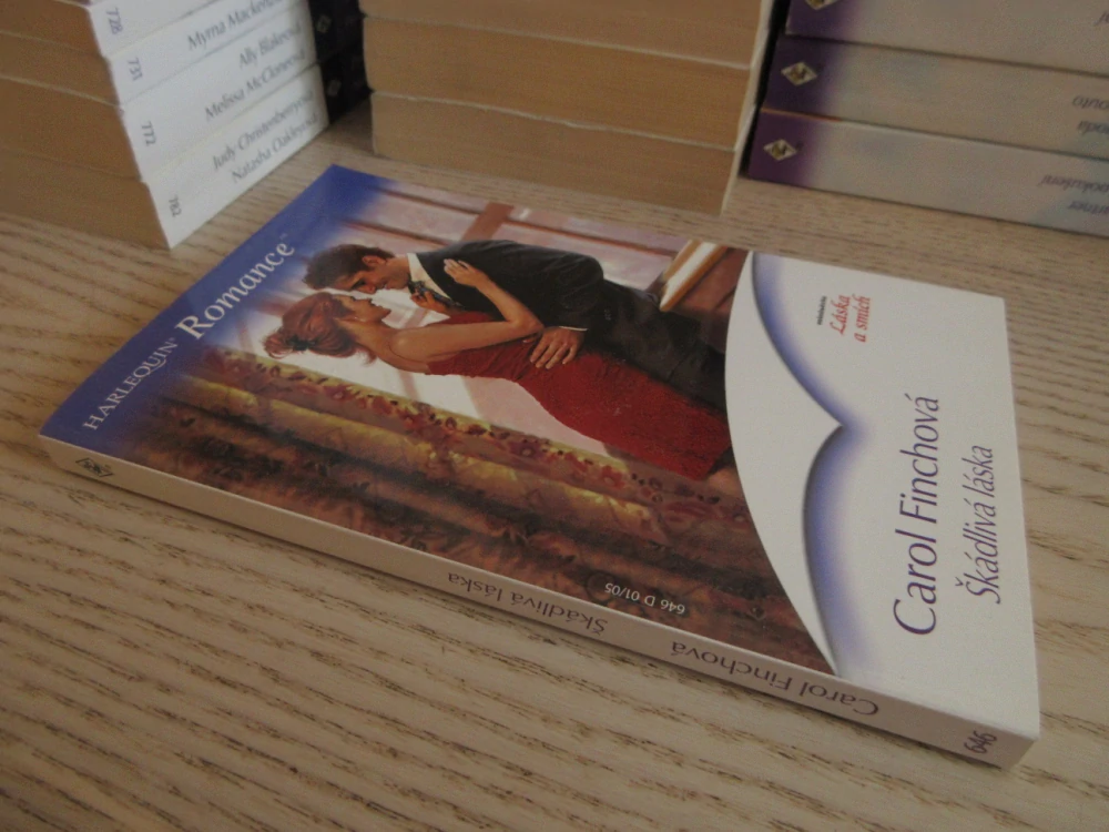 ŠKÁDLIVÁ LÁSKA, CAROL FINCHOVÁ, **an