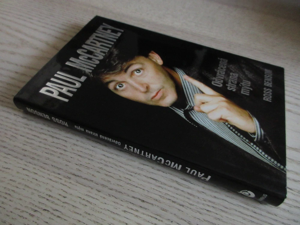 PAUL MCCARTNEY: ODVRÁCENÁ STRANA MÝTU, ROSS BENSON, **an