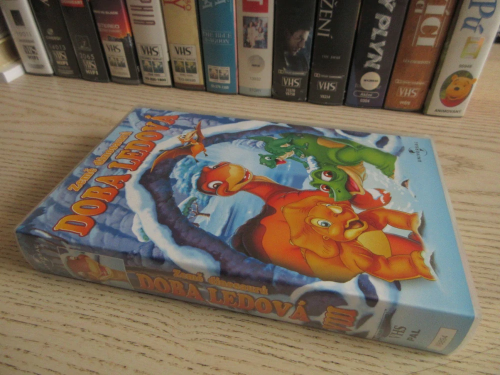 ZEMĚ DINOSAURŮ: DOBA LEDOVÁ, VHS VIDEOKAZETA