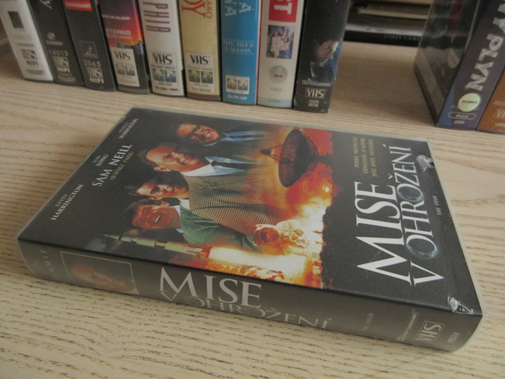 MISE V OHROŽENÍ, S. NEILL, T. LONG, VHS VIDEOKAZETA
