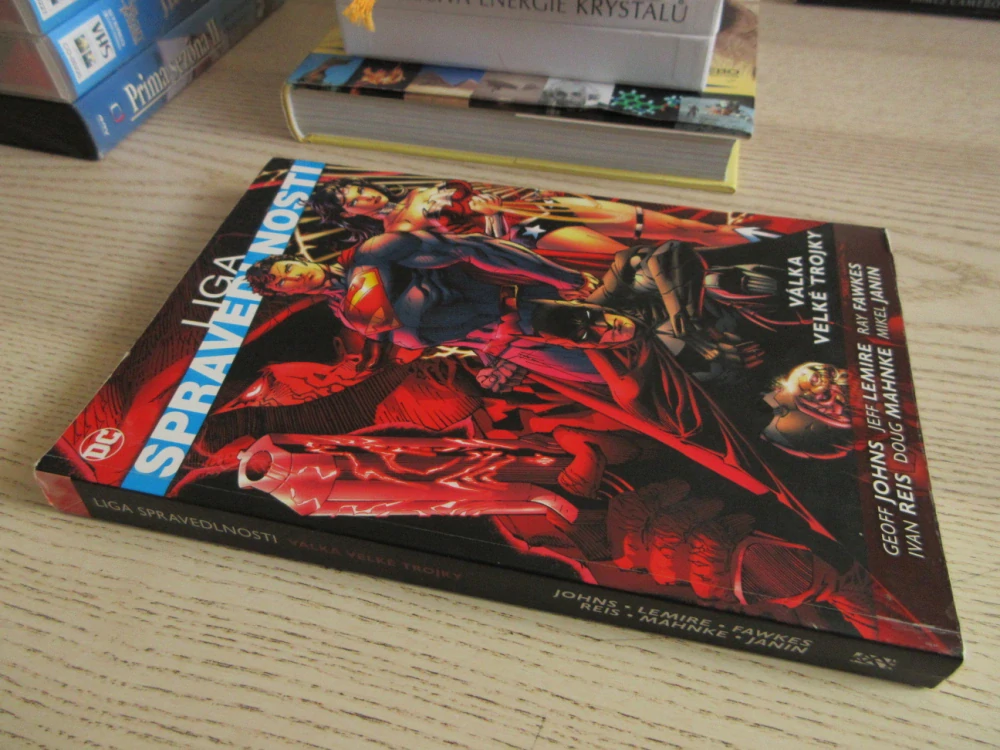 LIGA SPRAVEDLNOSTI, VÁLKA VELKÉ TROJKY, DC, KOMIKS **an