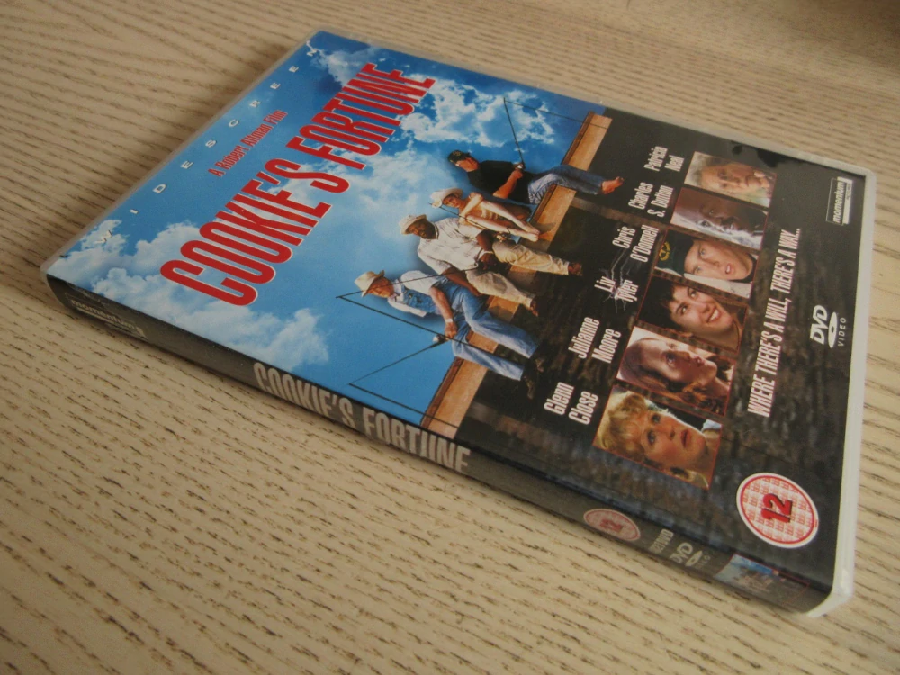 DĚDICTVÍ TETY COOKIE, GB OBAL, ČESKÉ DVD FILM