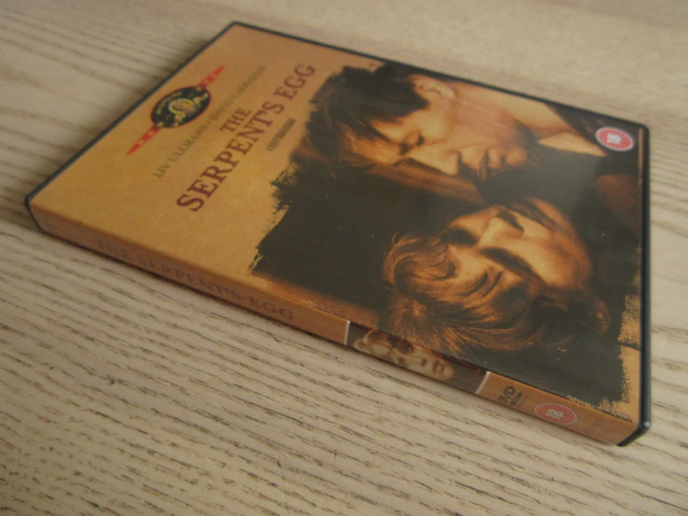 HADÍ VEJCE, L.ULLMANN, D.CARRADINE, I.BERGMAN, GB OBAL, ČESKÁ VERZE, DVD FILM