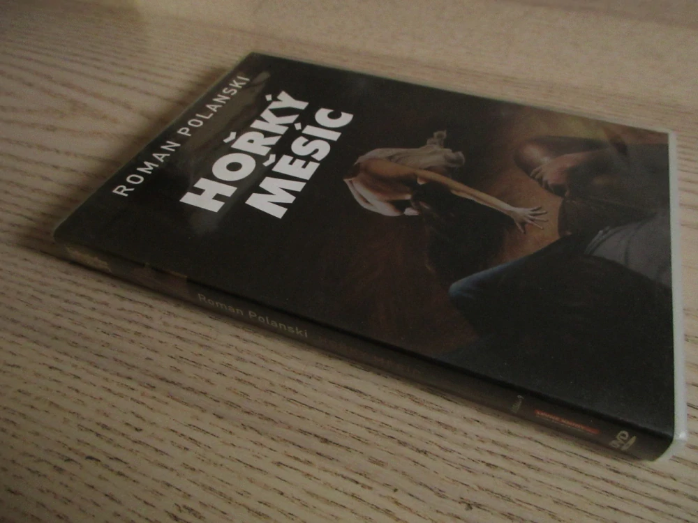 HOŘKÝ MĚSÍC, R: R. POLANSKI, H. GRANT, K. S. THOMAS DVD FILM