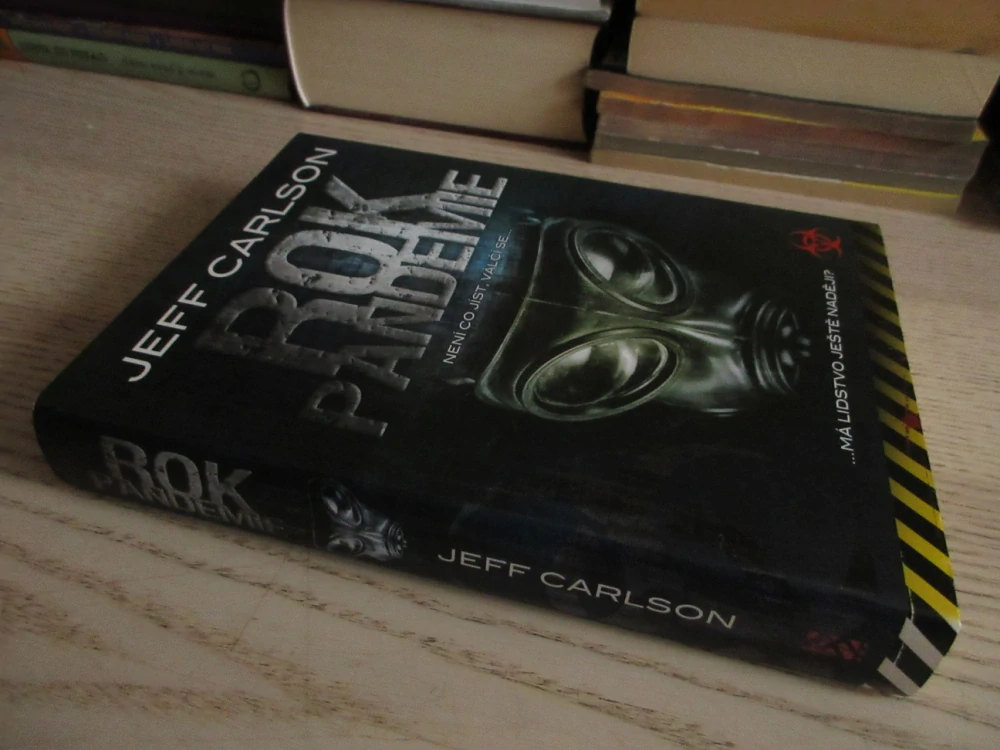 ROK PANDEMIE, JEFF CARLSON, **an