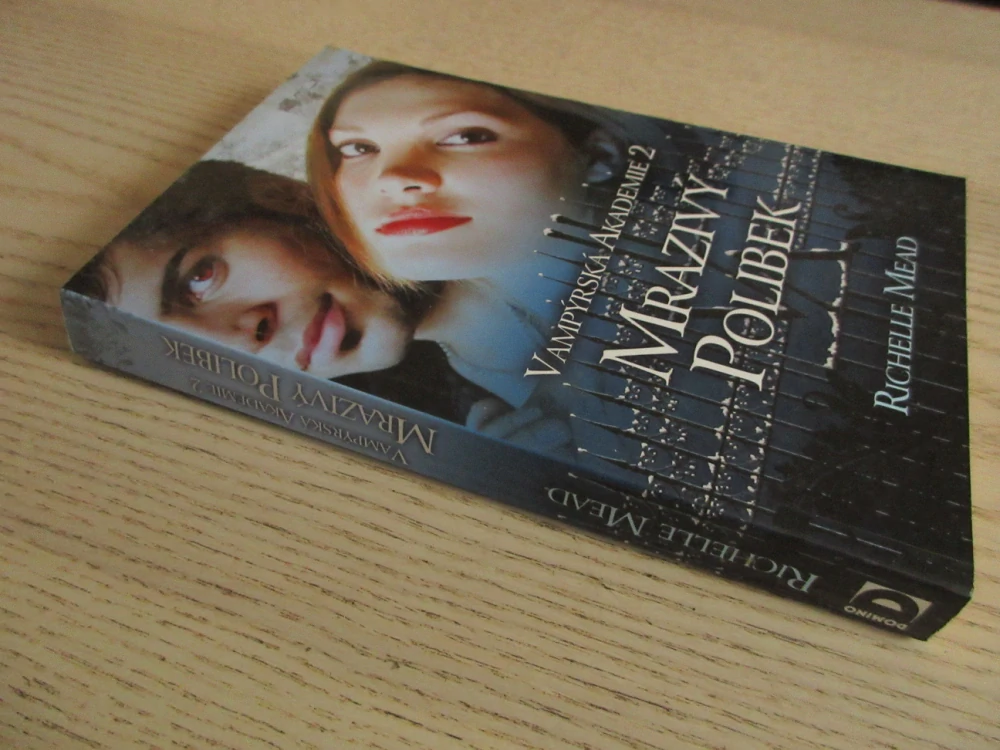 VAMPÝRSKÁ AKADEMIE 2: MRAZIVÝ POLIBEK, RICHELLE MEAD, **an