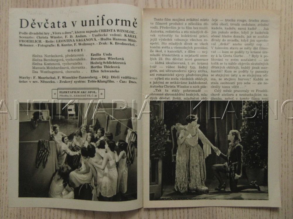 DĚVČATA V UNIFORMĚ, R: L. SAGANOVÁ, E. UNDA, D. WIECKOVÁ, H. THIELEOVÁ, BIO PROGRAM ZŠ Č. 64, 1932