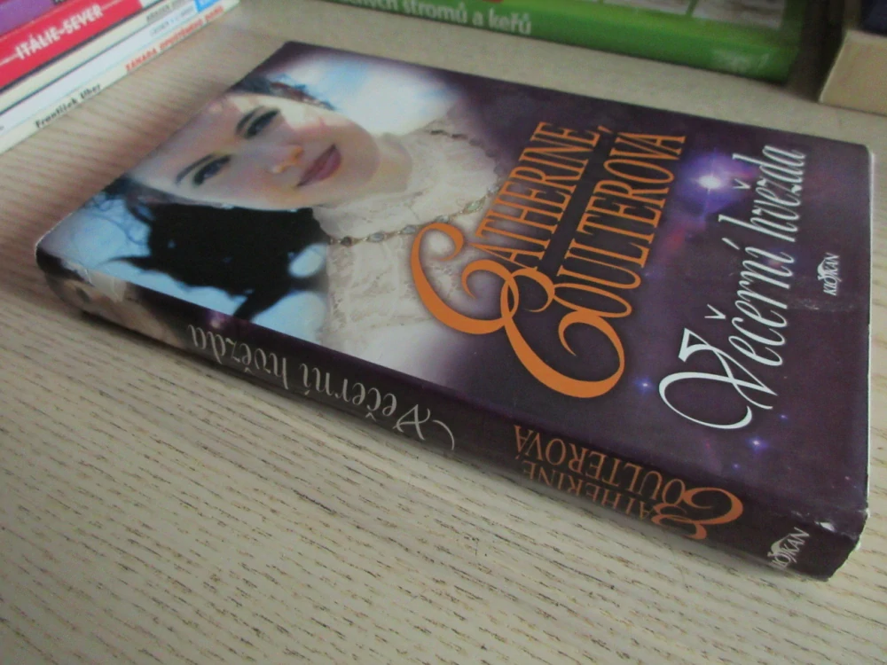 VEČERNÍ HVĚZDA, CATHERINE COULTEROVÁ, **an