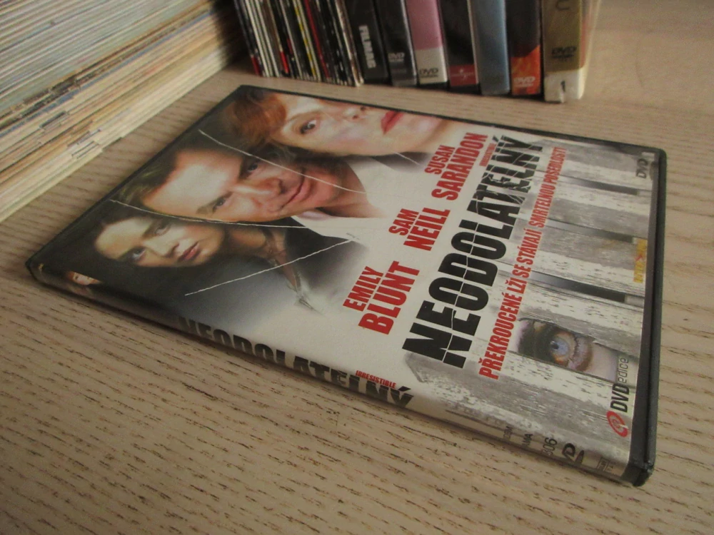 NEODOLATELNÝ, E. BLUNT, S. NEILL, DVD FILM