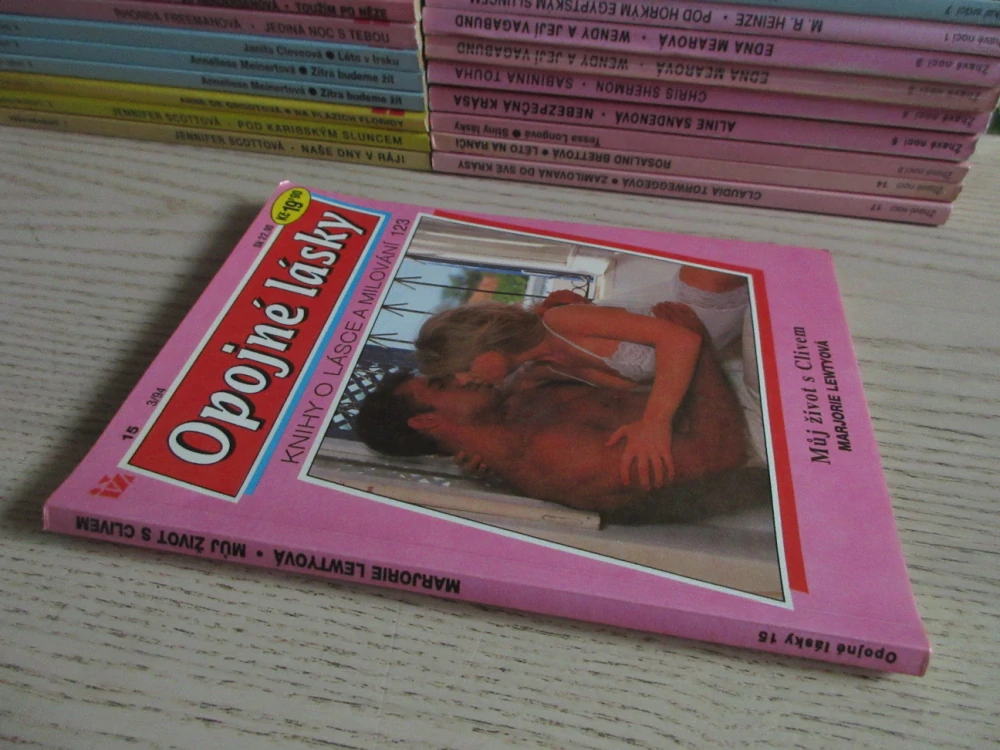 MŮJ ŽIVOT S CLIVEM, MARJORIE LEWTYOVÁ, OPOJNÉ LÁSKY 15, **an