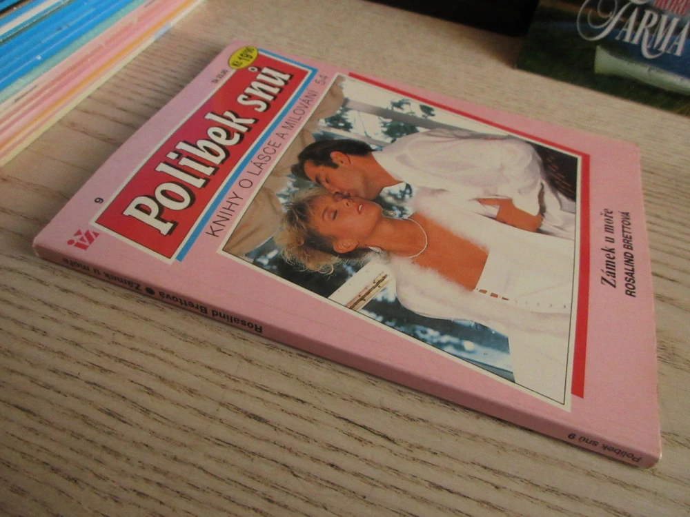 ZÁMEK U MOŘE, ROSALIND BRETTOVÁ, POLIBEK SNŮ 9, **an
