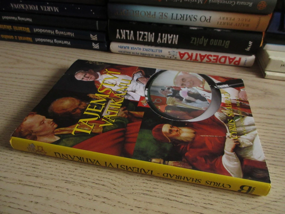 TAJEMSTVÍ VATIKÁNU, CYRUS SHAHRAD, **an