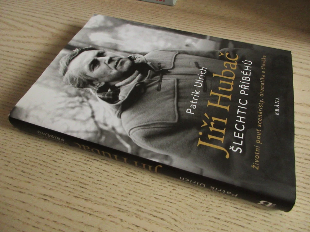 JIŘÍ HUBAČ: ŠLECHTIC PŘÍBĚHŮ, PATRIK ULRICH, **an