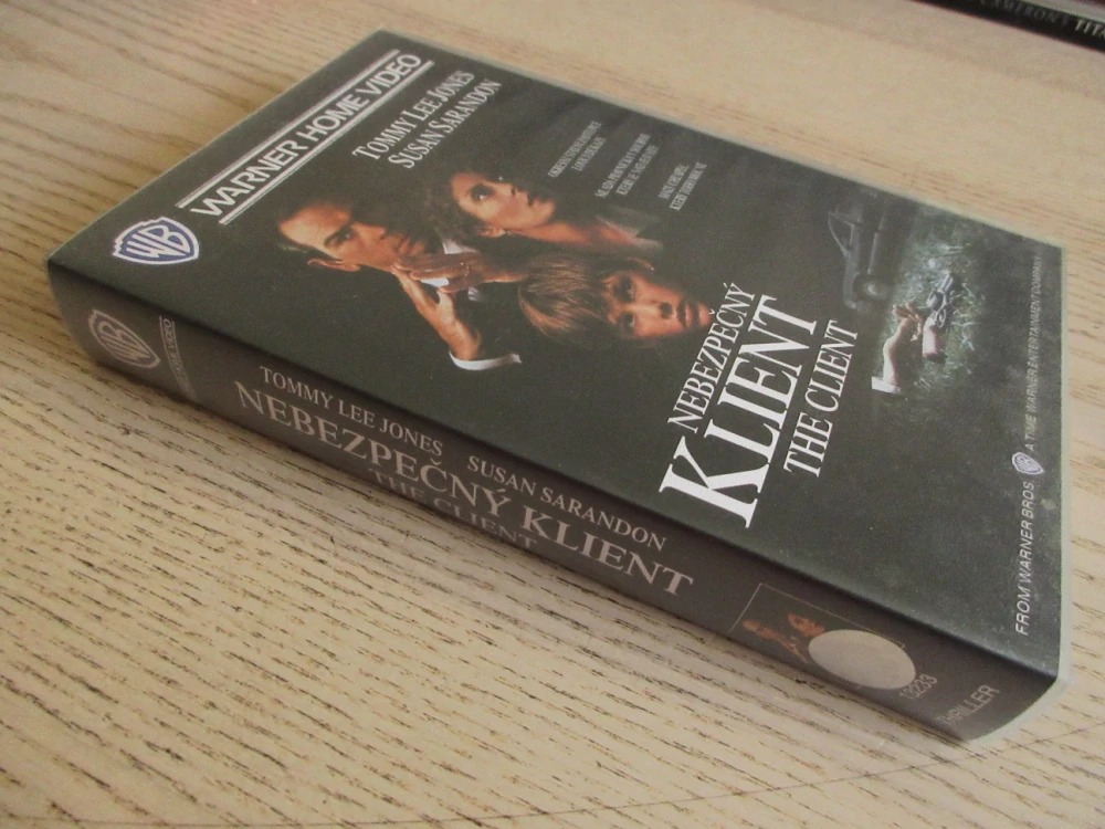 NEBEZPEČNÝ KLIENT, T. L. JONES, S. SARANDON, VHS VIDEOKAZETA