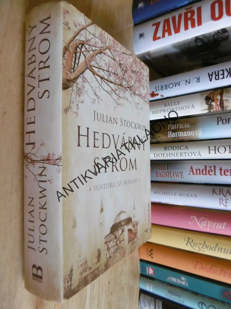 HEDVÁBNÝ STROM, JULIAN STOCKWIN, **an