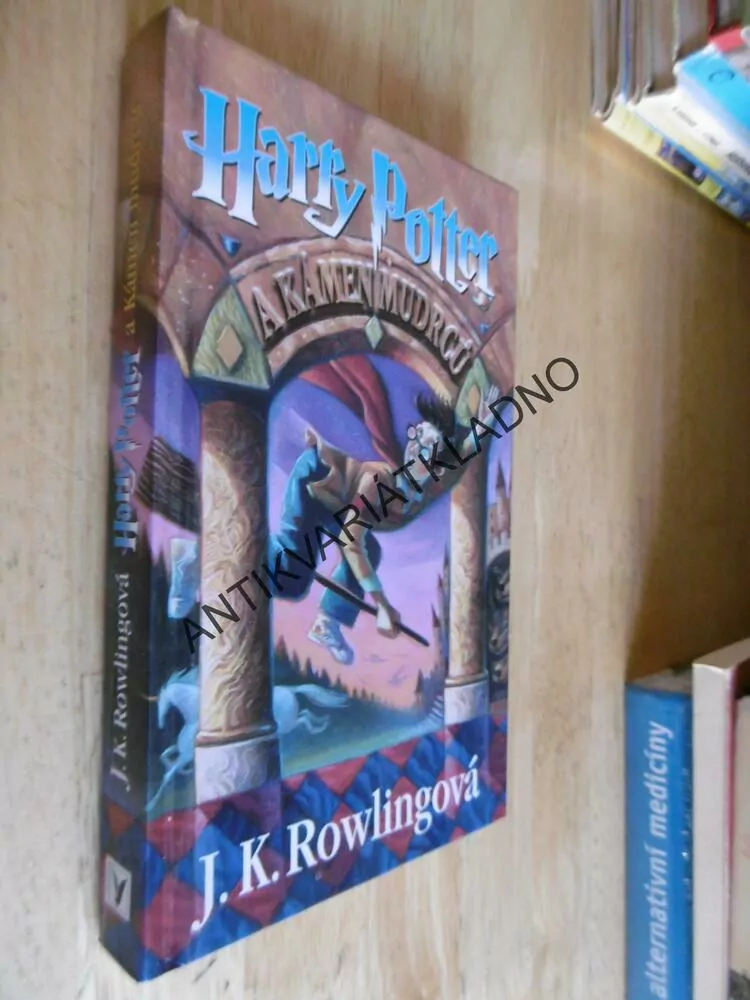 HARRY POTTER A KÁMEN MUDRCŮ, J.K. ROWLINGOVÁ, **an