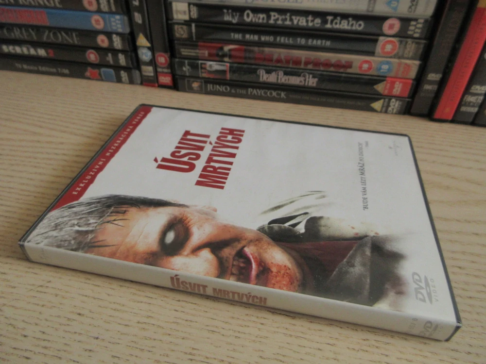 ÚSVIT MRTVÝCH, DVD FILM