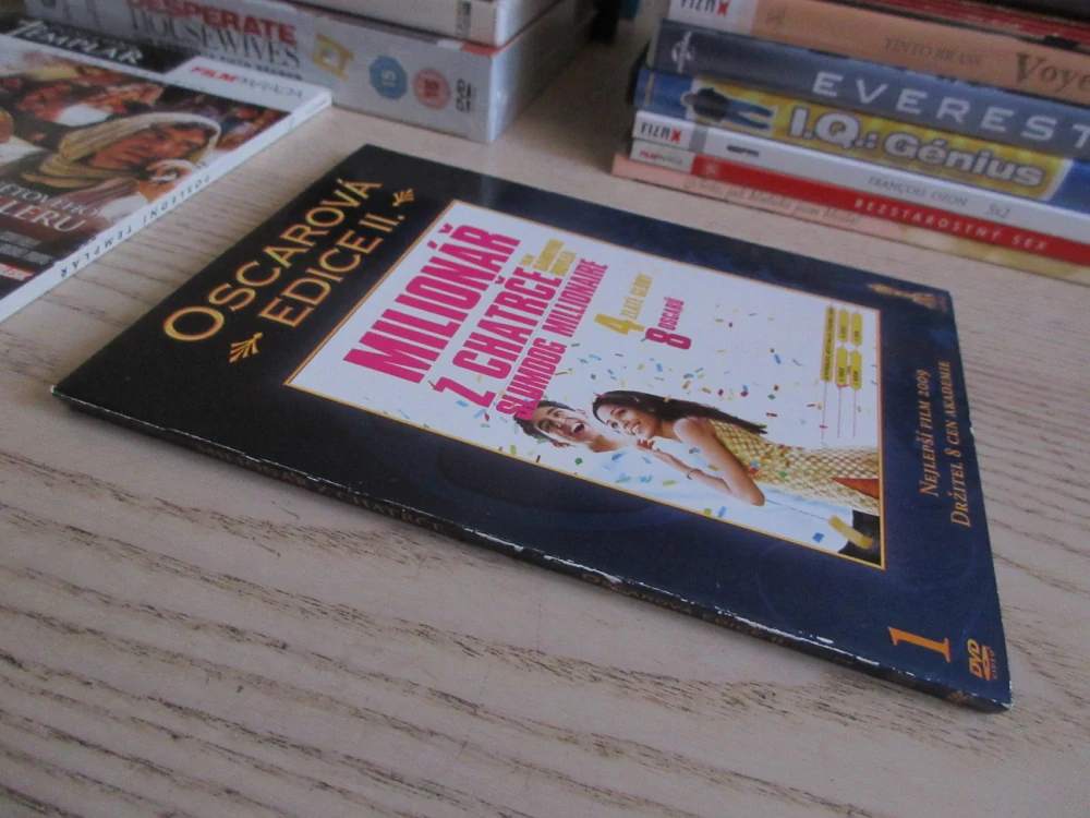 MILIONÁŘ Z CHATRČE, DVD FILM