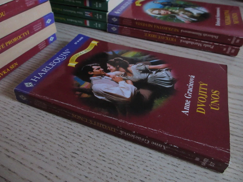 DVOJITÝ ÚNOS, ANNE GRACIEOVÁ, **an
