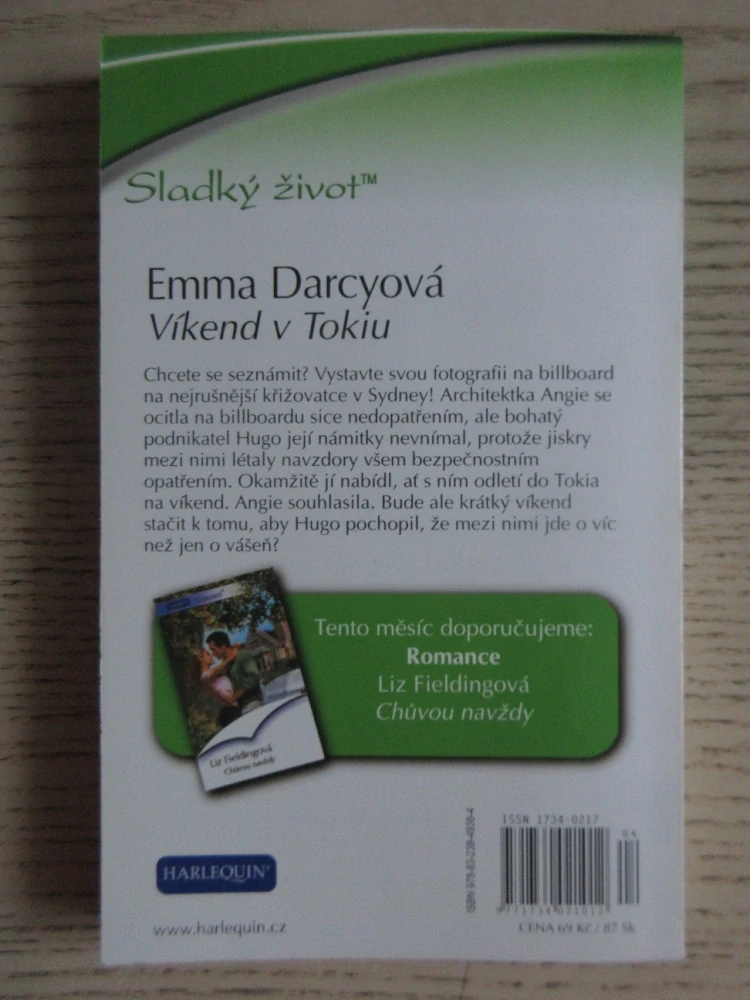 VÍKEND V TOKIU, EMMA DARCYOVÁ, **an