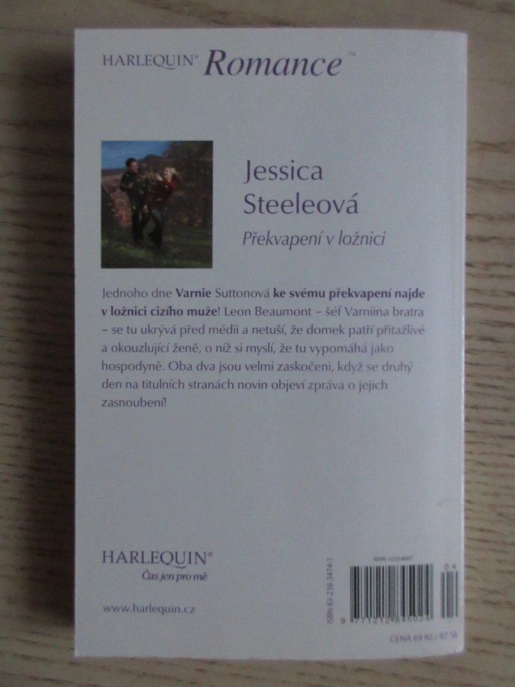 PŘEKVAPENÍ V LOŽNICI, JESSICA STEELEOVÁ, **an
