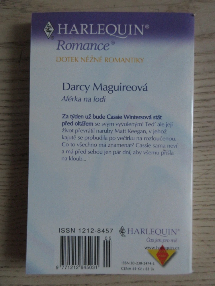 AFÉRKA NA LODI, DARCY MAGUIREOVÁ, **an