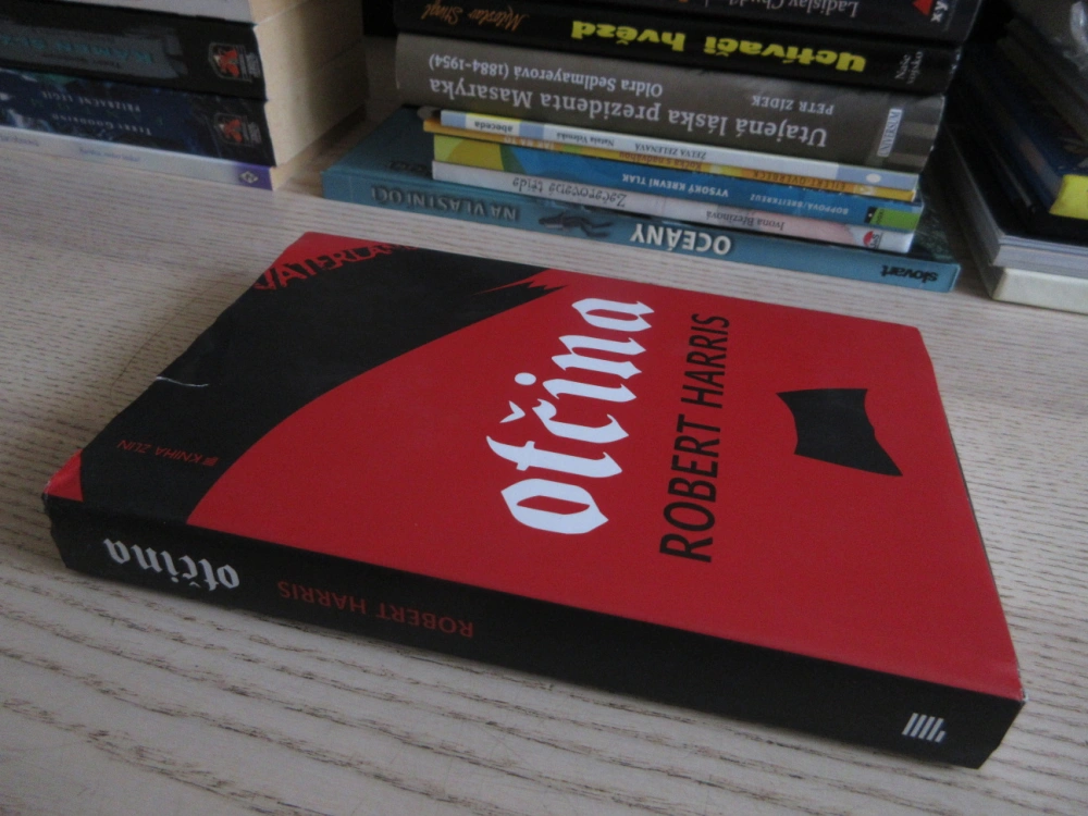 OTČINA, ROBERT HARRIS, **an