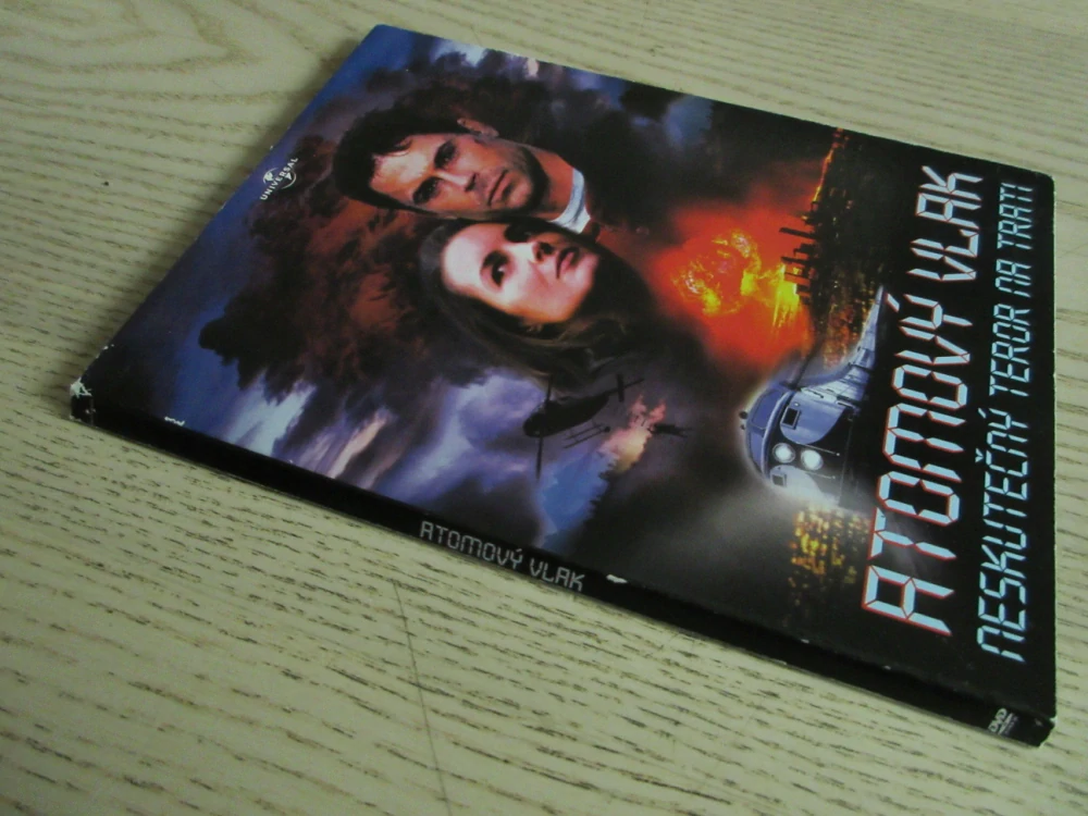 ATOMOVÝ VLAK, K. DAVIS, R. LOWE, DVD FILM