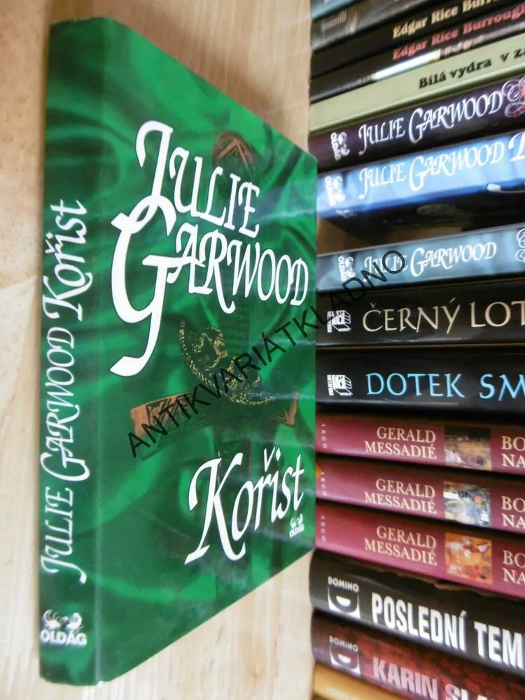 KOŘIST, JULIE GARWOOD, GARWOODOVÁ, **an